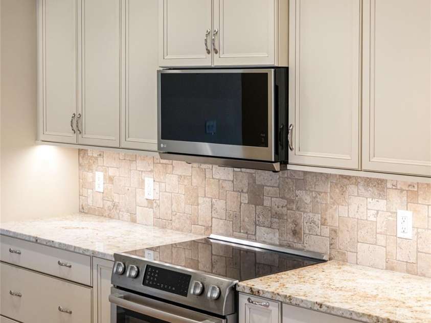 38 Chantilly Drive, Asheville, NC 28804.  MLS# CAR4320562, YatesRealty ID 2766. 