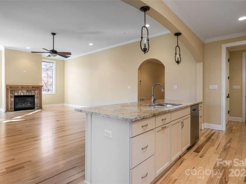 38 Chantilly Drive, Asheville, NC 28804.  MLS# CAR4320562, YatesRealty ID 2766. 