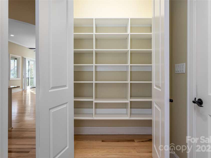 38 Chantilly Drive, Asheville, NC 28804.  MLS# CAR4320562, YatesRealty ID 2766. 