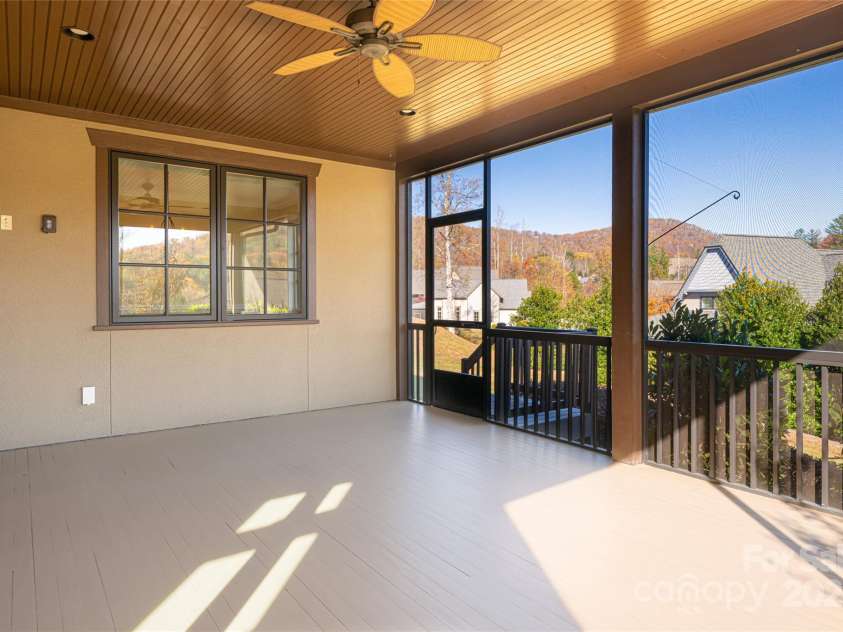 38 Chantilly Drive, Asheville, NC 28804.  MLS# CAR4320562, YatesRealty ID 2766. 