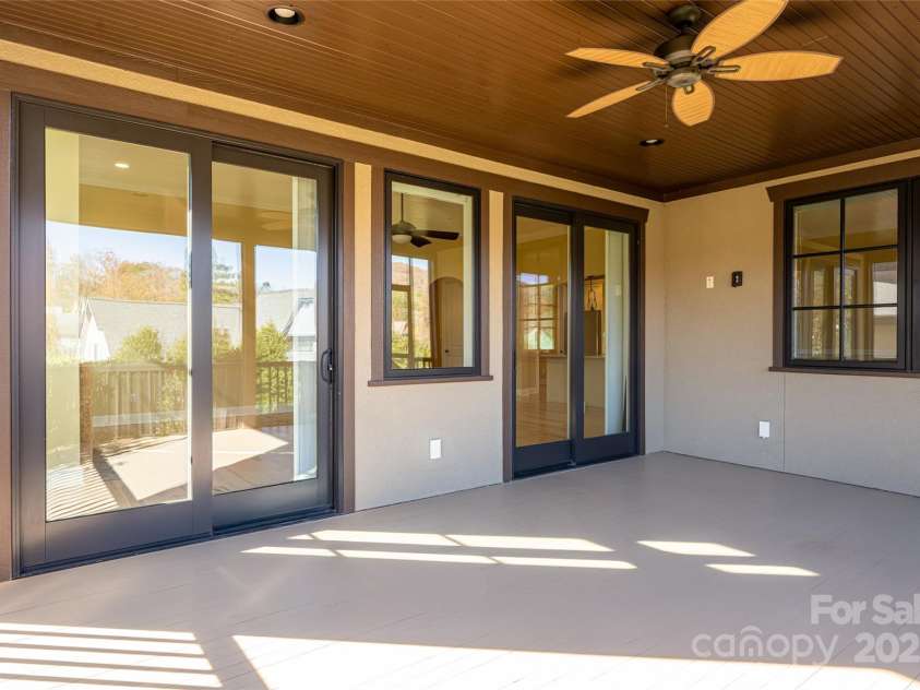 38 Chantilly Drive, Asheville, NC 28804.  MLS# CAR4320562, YatesRealty ID 2766. 