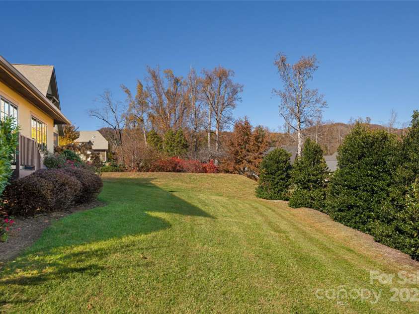 38 Chantilly Drive, Asheville, NC 28804.  MLS# CAR4320562, YatesRealty ID 2766. 