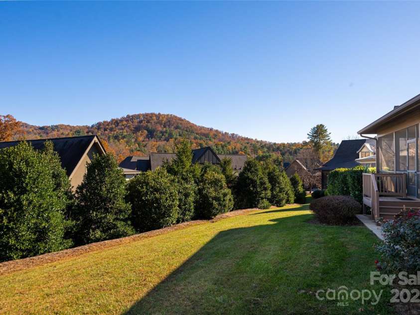 38 Chantilly Drive, Asheville, NC 28804.  MLS# CAR4320562, YatesRealty ID 2766. 