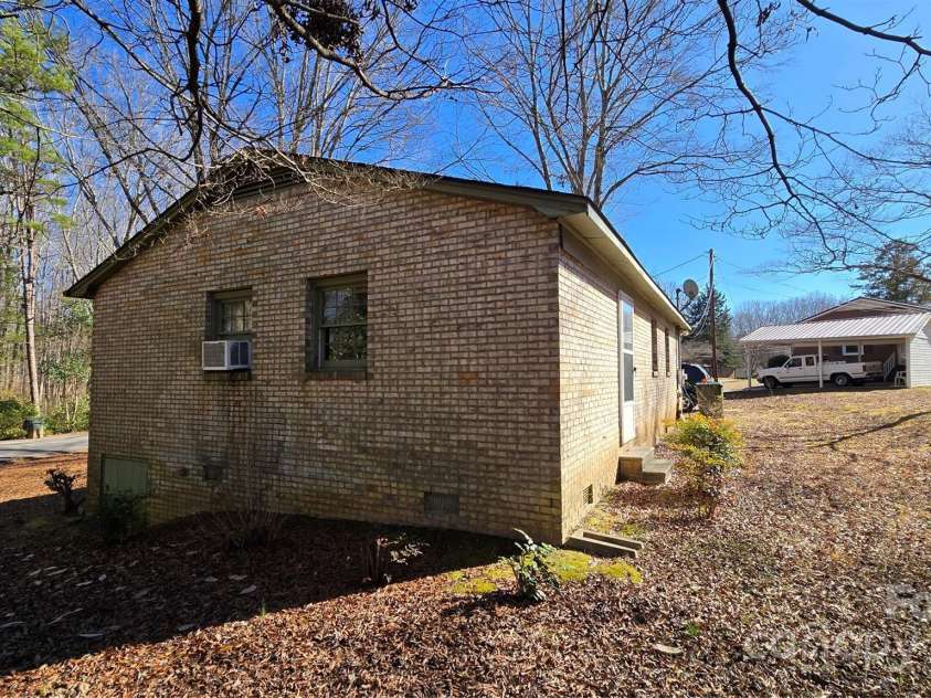509 California Circle, York, SC 29745.  MLS# CAR4223010, YatesRealty ID 2766. 