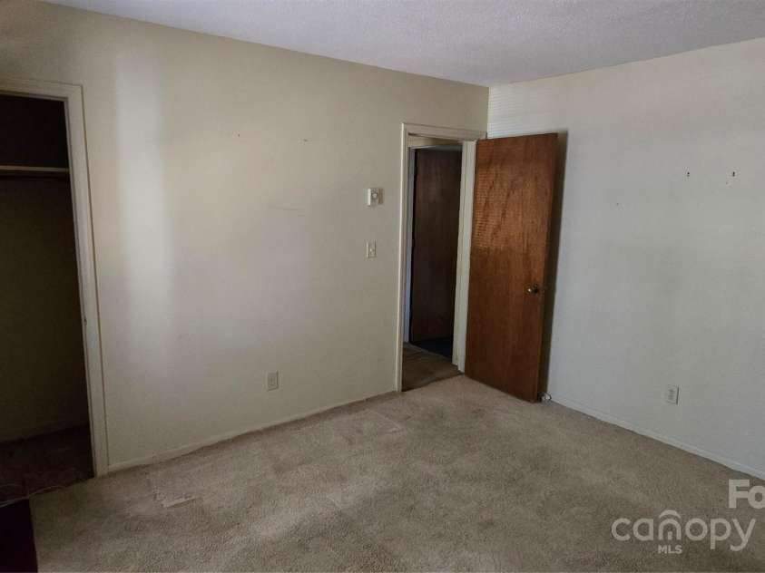 509 California Circle, York, SC 29745.  MLS# CAR4223010, YatesRealty ID 2766. Bedroom 2 with Closet