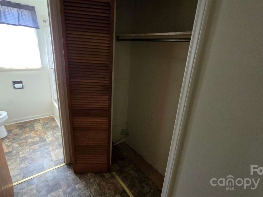 509 California Circle, York, SC 29745.  MLS# CAR4223010, YatesRealty ID 2766. Laundry CLoset