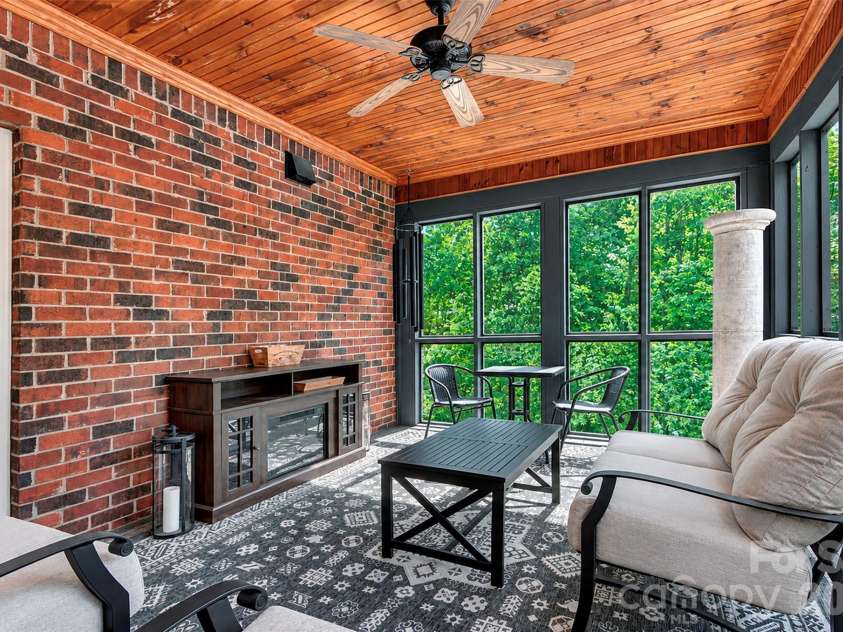 10209 Tallent Lane, Huntersville, NC 28078.  MLS# CAR4368648, YatesRealty ID 27661. 