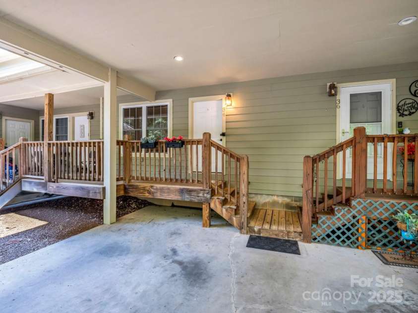 34 Douglas Fir Avenue, Arden, NC 28704.  MLS# CAR4275111, YatesRealty ID 27661. 