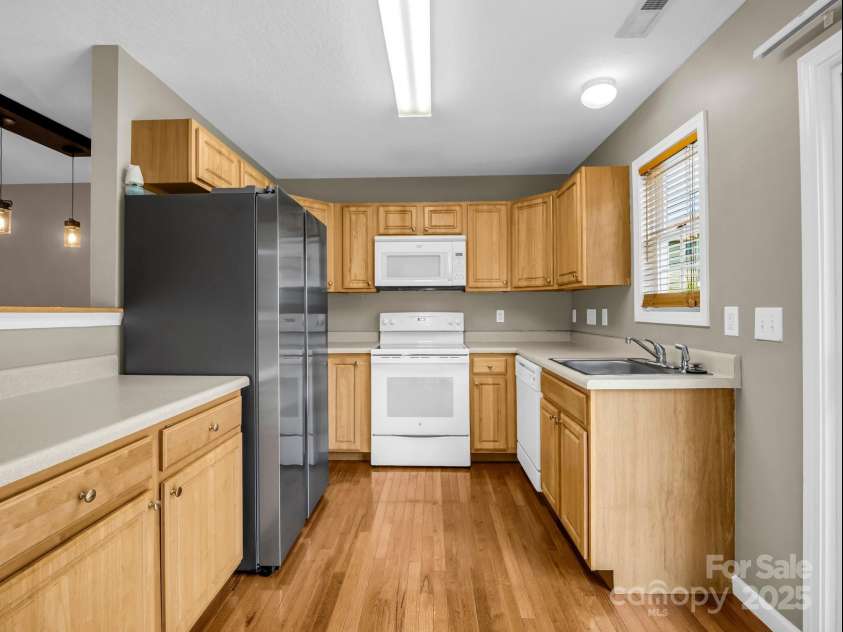 34 Douglas Fir Avenue, Arden, NC 28704.  MLS# CAR4275111, YatesRealty ID 27661. Kitchen
