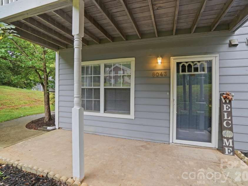 6043 Green Forest Drive, Charlotte, NC 28212.  MLS# CAR4385664, YatesRealty ID 27662. 