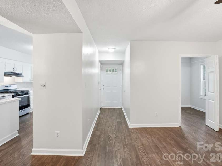 6043 Green Forest Drive, Charlotte, NC 28212.  MLS# CAR4385664, YatesRealty ID 27662. 