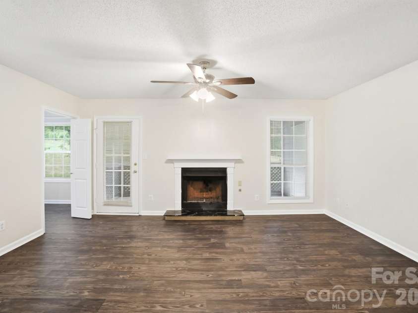 6043 Green Forest Drive, Charlotte, NC 28212.  MLS# CAR4385664, YatesRealty ID 27662. 