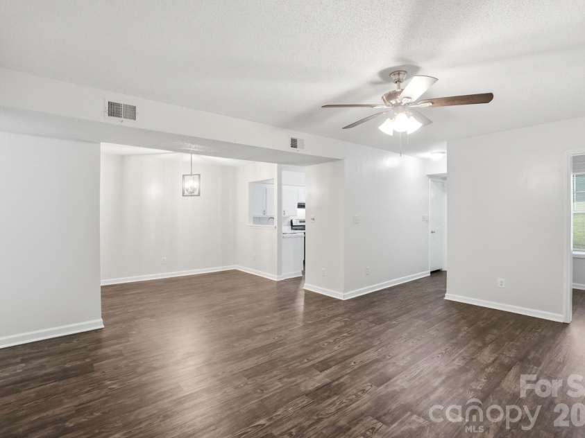 6043 Green Forest Drive, Charlotte, NC 28212.  MLS# CAR4385664, YatesRealty ID 27662. 