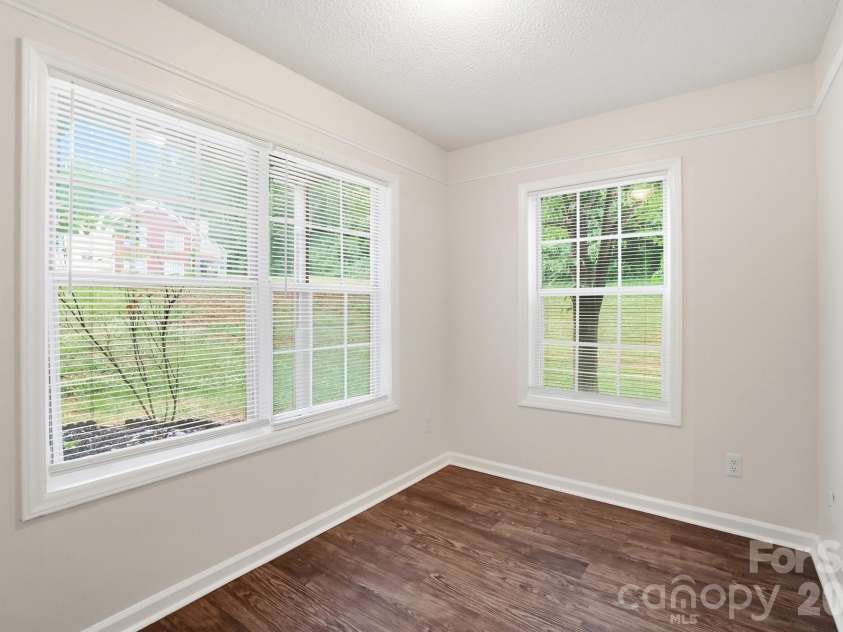 6043 Green Forest Drive, Charlotte, NC 28212.  MLS# CAR4385664, YatesRealty ID 27662. 