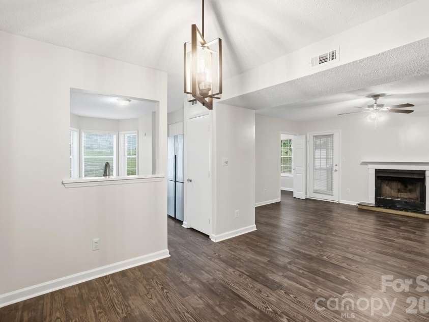 6043 Green Forest Drive, Charlotte, NC 28212.  MLS# CAR4385664, YatesRealty ID 27662. 