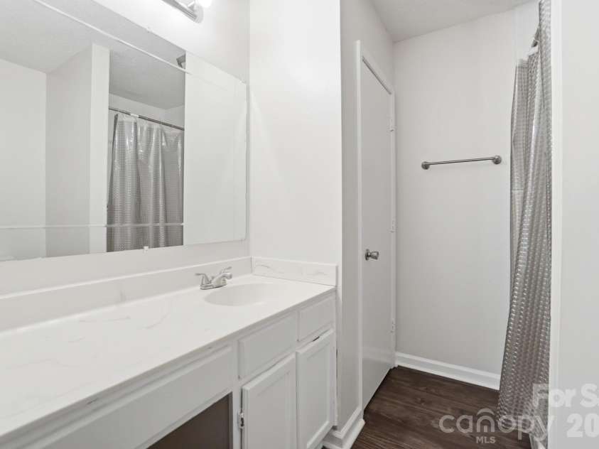 6043 Green Forest Drive, Charlotte, NC 28212.  MLS# CAR4385664, YatesRealty ID 27662. 