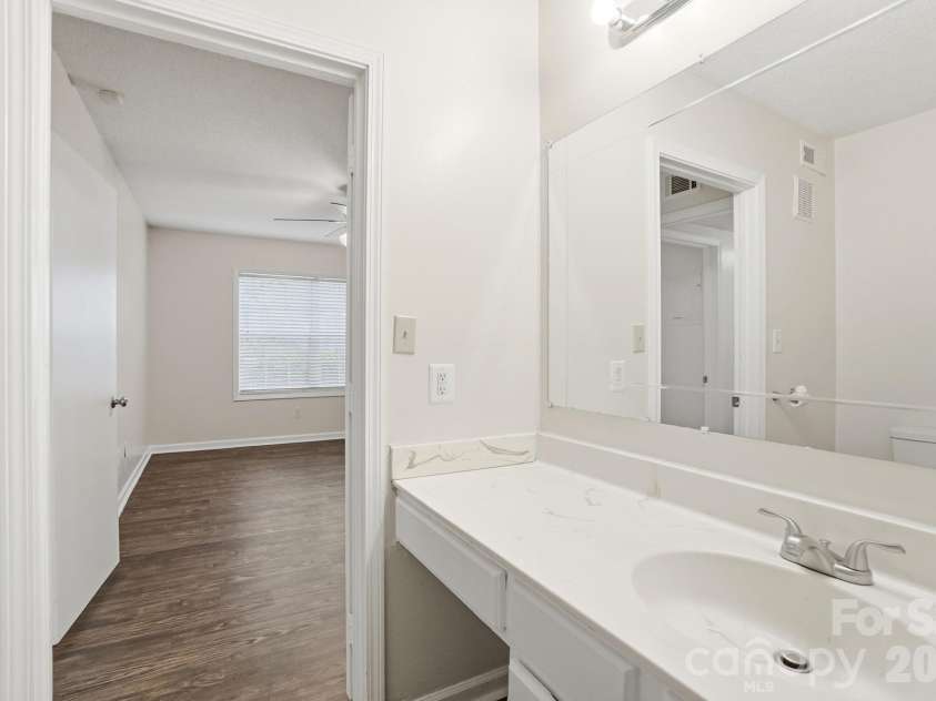 6043 Green Forest Drive, Charlotte, NC 28212.  MLS# CAR4385664, YatesRealty ID 27662. 