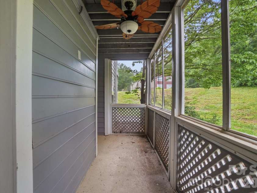 6043 Green Forest Drive, Charlotte, NC 28212.  MLS# CAR4385664, YatesRealty ID 27662. 
