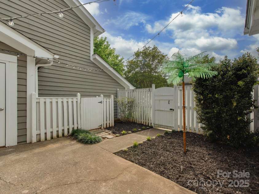 8251 Tradd Court, Charlotte, NC 28210.  MLS# CAR4247585, YatesRealty ID 27663. 