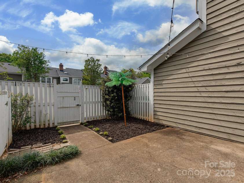 8251 Tradd Court, Charlotte, NC 28210.  MLS# CAR4247585, YatesRealty ID 27663. 