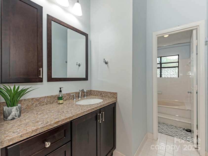 8251 Tradd Court, Charlotte, NC 28210.  MLS# CAR4247585, YatesRealty ID 27663. Primary en-suite bathroom