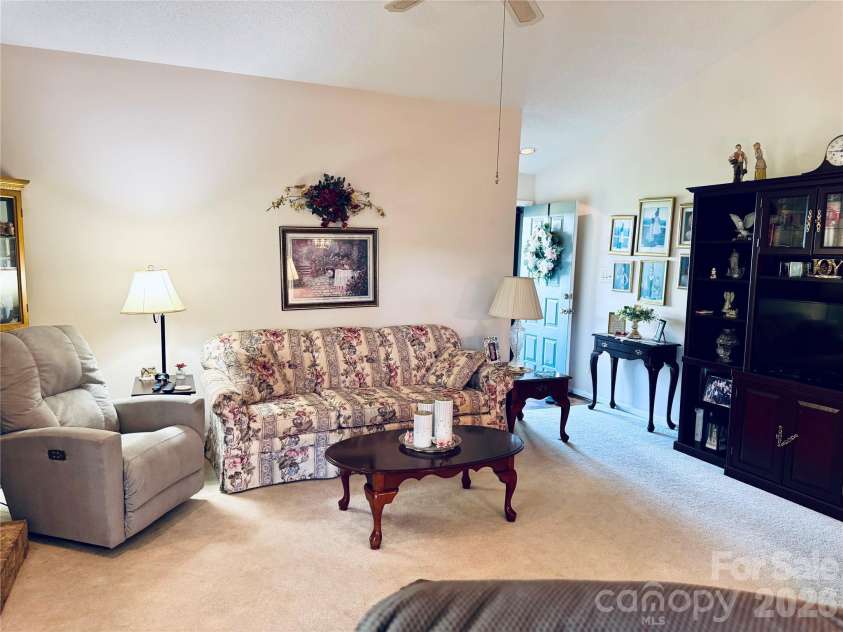 4613 Hamory Drive, Charlotte, NC 28212.  MLS# CAR4385523, YatesRealty ID 27666. 