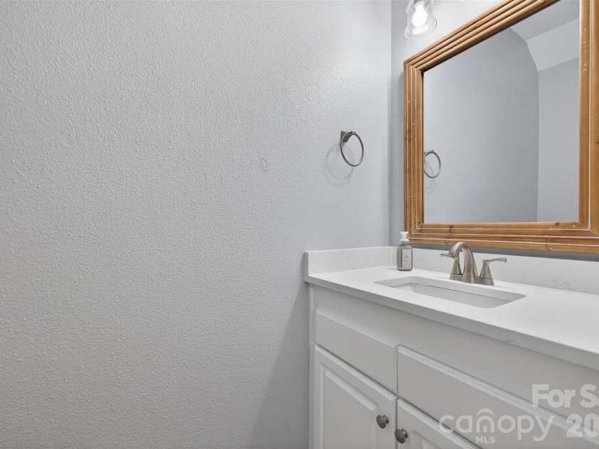 4071 Center Place Drive, Harrisburg, NC 28075.  MLS# CAR4380893, YatesRealty ID 27667. Main Level Half Bath