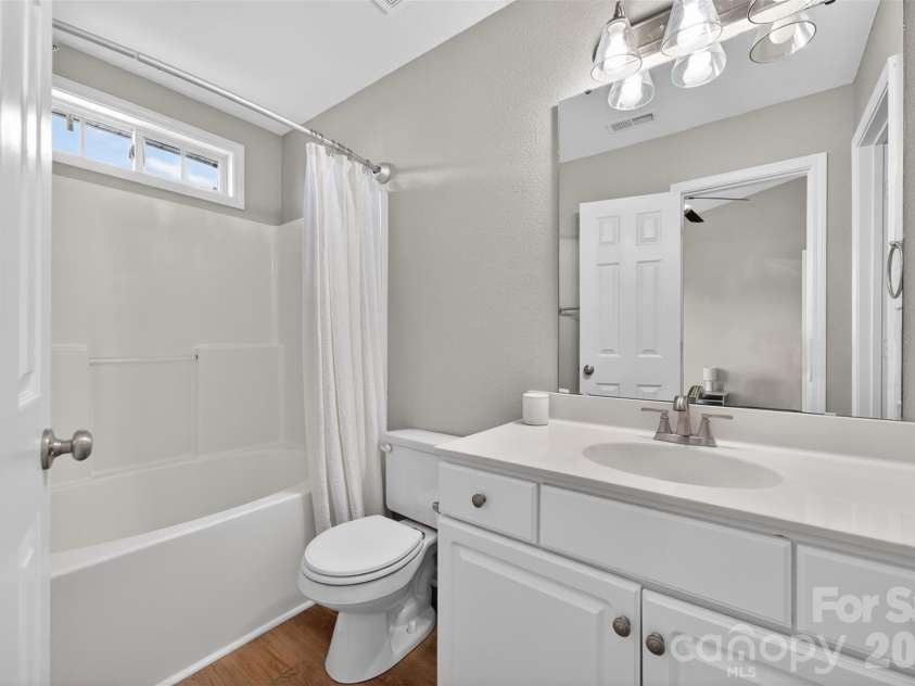4071 Center Place Drive, Harrisburg, NC 28075.  MLS# CAR4380893, YatesRealty ID 27667. Secondary Primary Bath w/ Tub-Shower Combo.