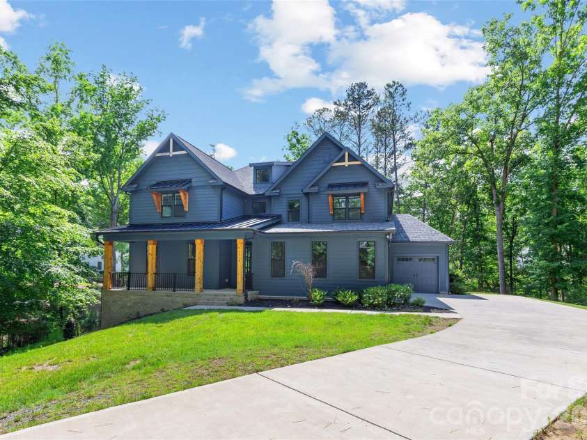 16518 Here At Last Lane, Charlotte, NC 28278.  MLS# CAR4382306, YatesRealty ID 27668. 