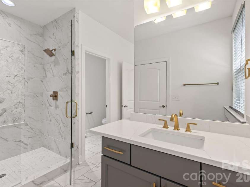 16518 Here At Last Lane, Charlotte, NC 28278.  MLS# CAR4382306, YatesRealty ID 27668. 