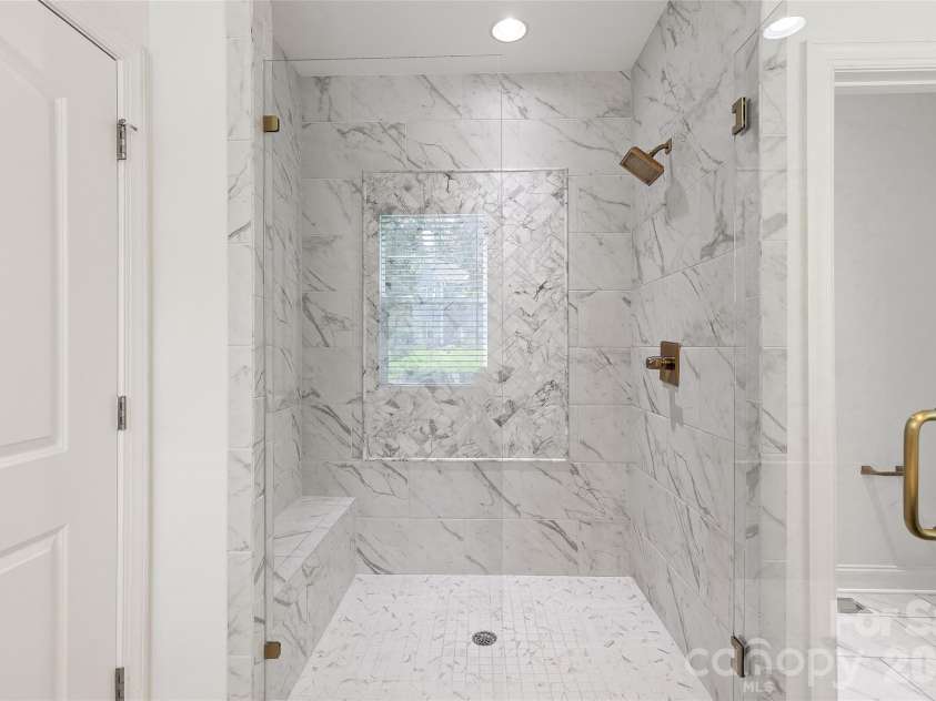 16518 Here At Last Lane, Charlotte, NC 28278.  MLS# CAR4382306, YatesRealty ID 27668. 