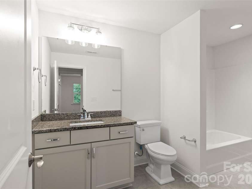 16518 Here At Last Lane, Charlotte, NC 28278.  MLS# CAR4382306, YatesRealty ID 27668. 