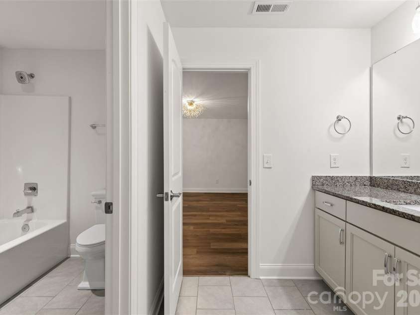 16518 Here At Last Lane, Charlotte, NC 28278.  MLS# CAR4382306, YatesRealty ID 27668. 