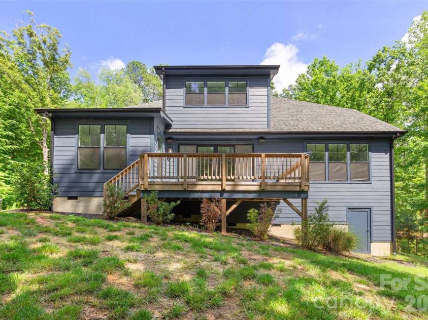 16518 Here At Last Lane, Charlotte, NC 28278.  MLS# CAR4382306, YatesRealty ID 27668. 