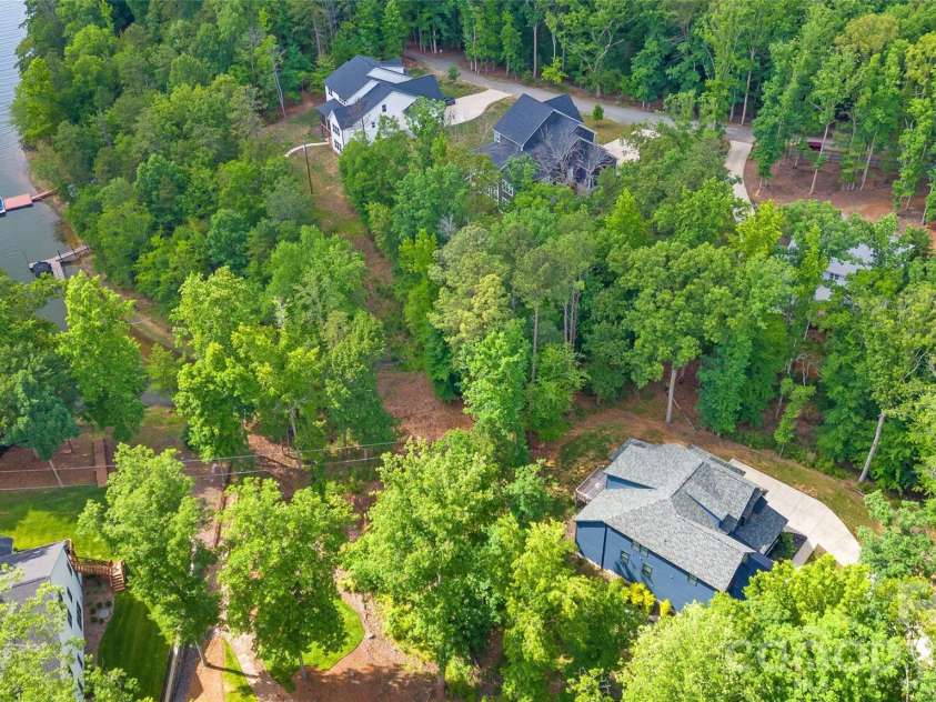 16518 Here At Last Lane, Charlotte, NC 28278.  MLS# CAR4382306, YatesRealty ID 27668. 