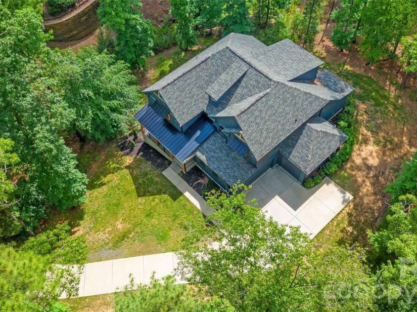 16518 Here At Last Lane, Charlotte, NC 28278.  MLS# CAR4382306, YatesRealty ID 27668. 