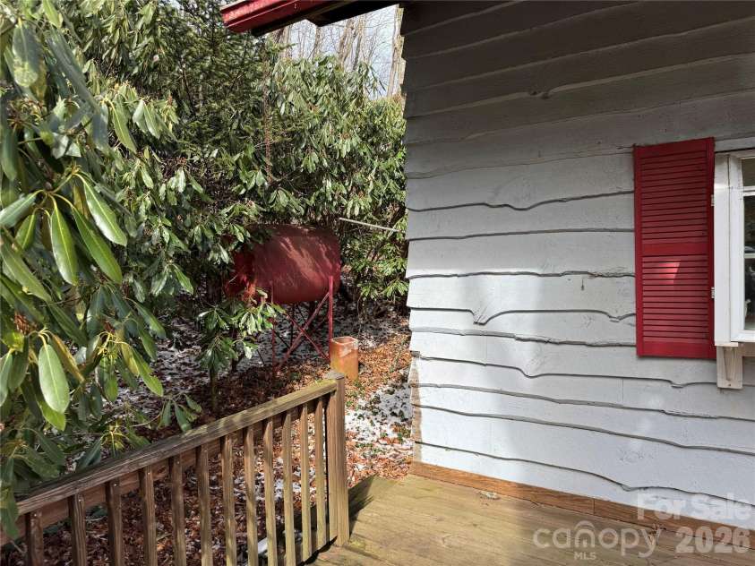 2085 Laurel Ridge, Maggie Valley, NC 28751.  MLS# CAR4384764, YatesRealty ID 27669. 