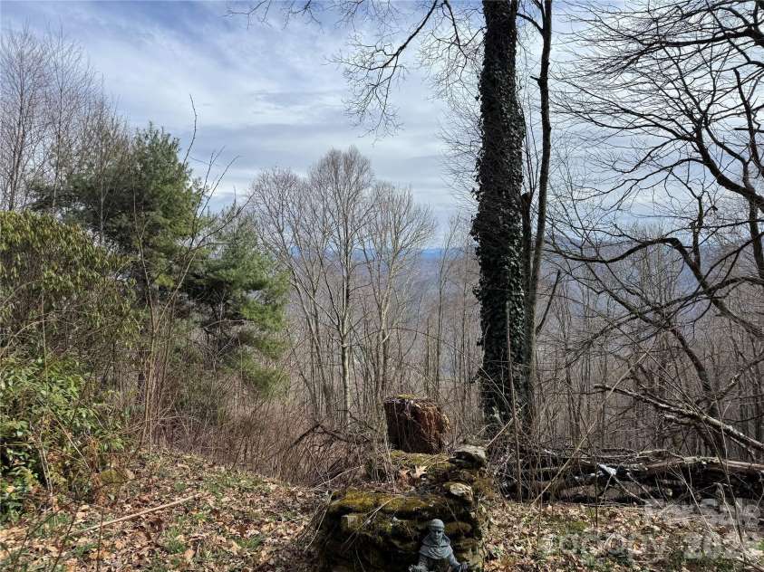2085 Laurel Ridge, Maggie Valley, NC 28751.  MLS# CAR4384764, YatesRealty ID 27669. 