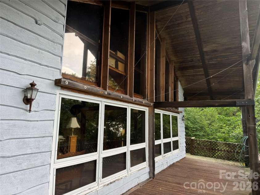 2085 Laurel Ridge, Maggie Valley, NC 28751.  MLS# CAR4384764, YatesRealty ID 27669. 