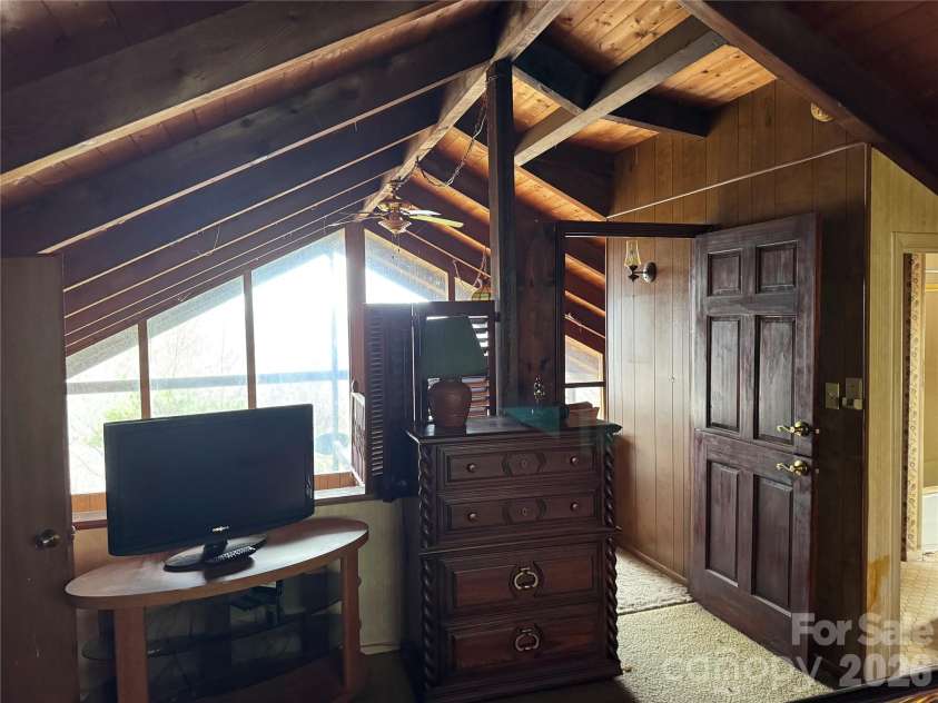 2085 Laurel Ridge, Maggie Valley, NC 28751.  MLS# CAR4384764, YatesRealty ID 27669. 