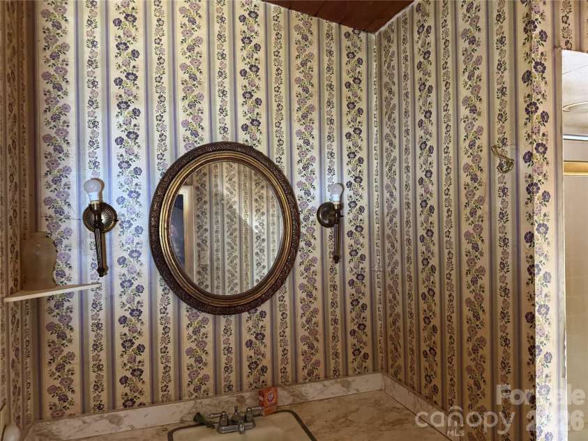 2085 Laurel Ridge, Maggie Valley, NC 28751.  MLS# CAR4384764, YatesRealty ID 27669. 