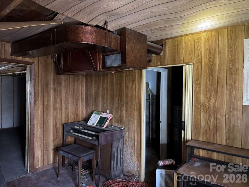 2085 Laurel Ridge, Maggie Valley, NC 28751.  MLS# CAR4384764, YatesRealty ID 27669. 