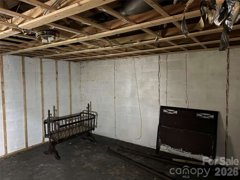 2085 Laurel Ridge, Maggie Valley, NC 28751.  MLS# CAR4384764, YatesRealty ID 27669. 