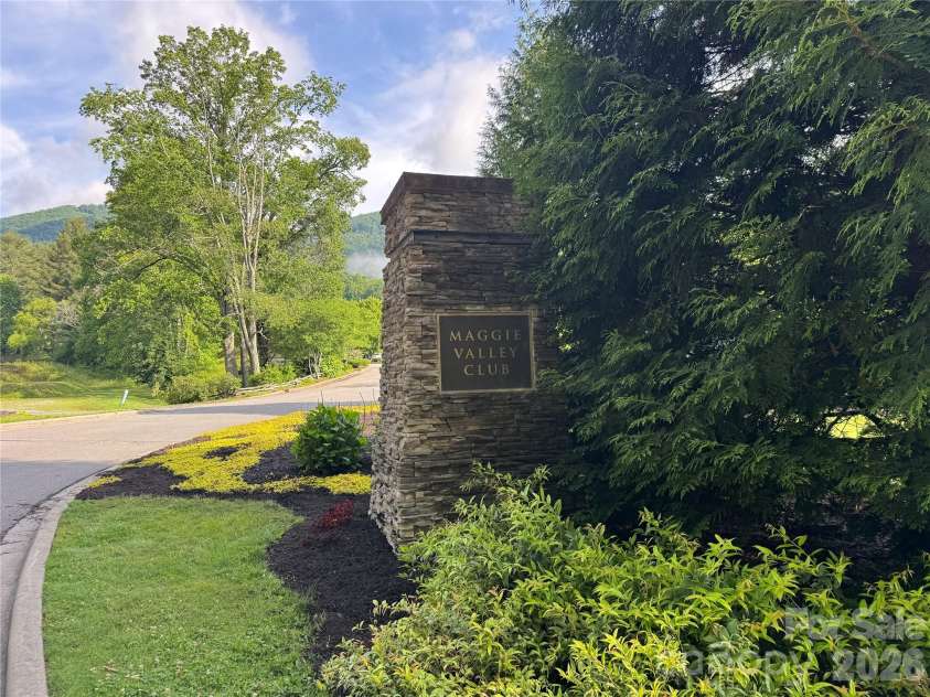 2085 Laurel Ridge, Maggie Valley, NC 28751.  MLS# CAR4384764, YatesRealty ID 27669. 