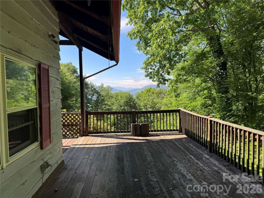 2085 Laurel Ridge, Maggie Valley, NC 28751.  MLS# CAR4384764, YatesRealty ID 27669. 