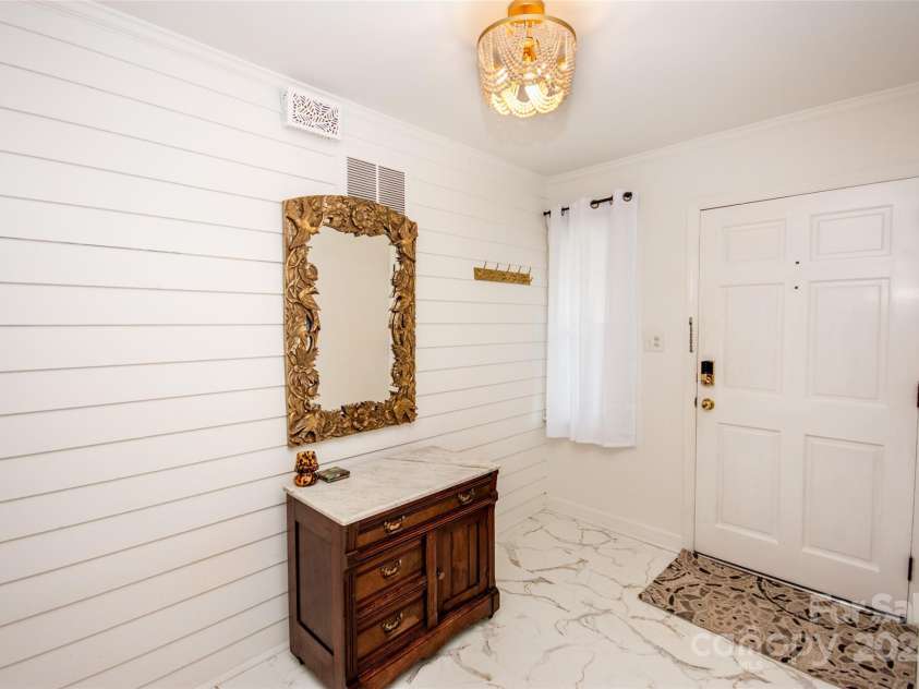 899 Wendover Road, Statesville, NC 28677.  MLS# CAR4268444, YatesRealty ID 27669. 