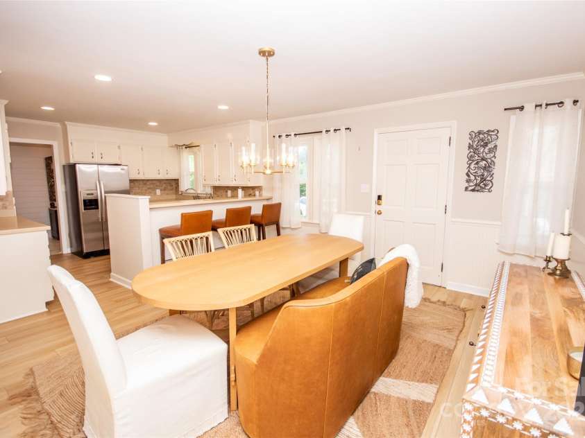 899 Wendover Road, Statesville, NC 28677.  MLS# CAR4268444, YatesRealty ID 27669. 