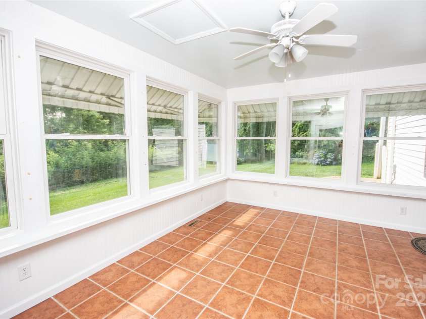 899 Wendover Road, Statesville, NC 28677.  MLS# CAR4268444, YatesRealty ID 27669. 