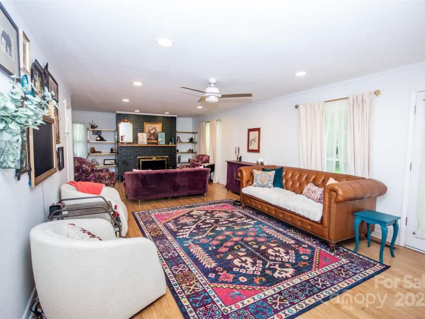 899 Wendover Road, Statesville, NC 28677.  MLS# CAR4268444, YatesRealty ID 27669. 