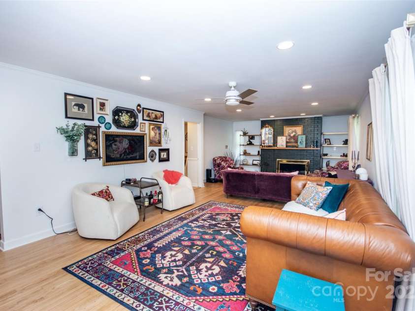 899 Wendover Road, Statesville, NC 28677.  MLS# CAR4268444, YatesRealty ID 27669. 